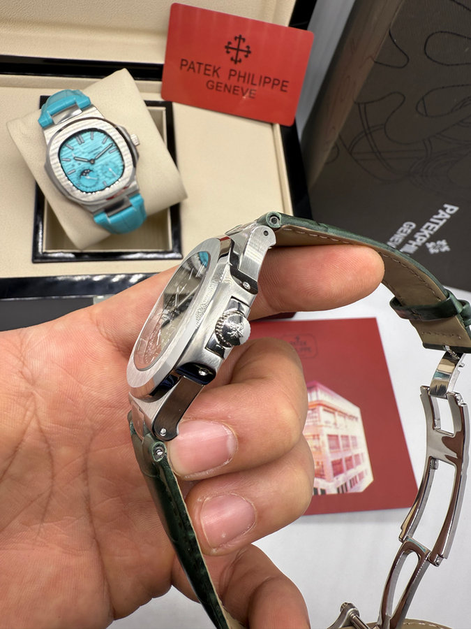Patek Philippe Nautilus Fases da Lua — vista 2