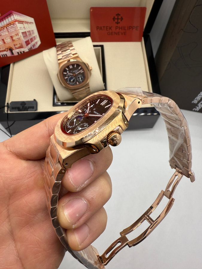 Patek Philippe Nautilus Fases da Lua — vista 2