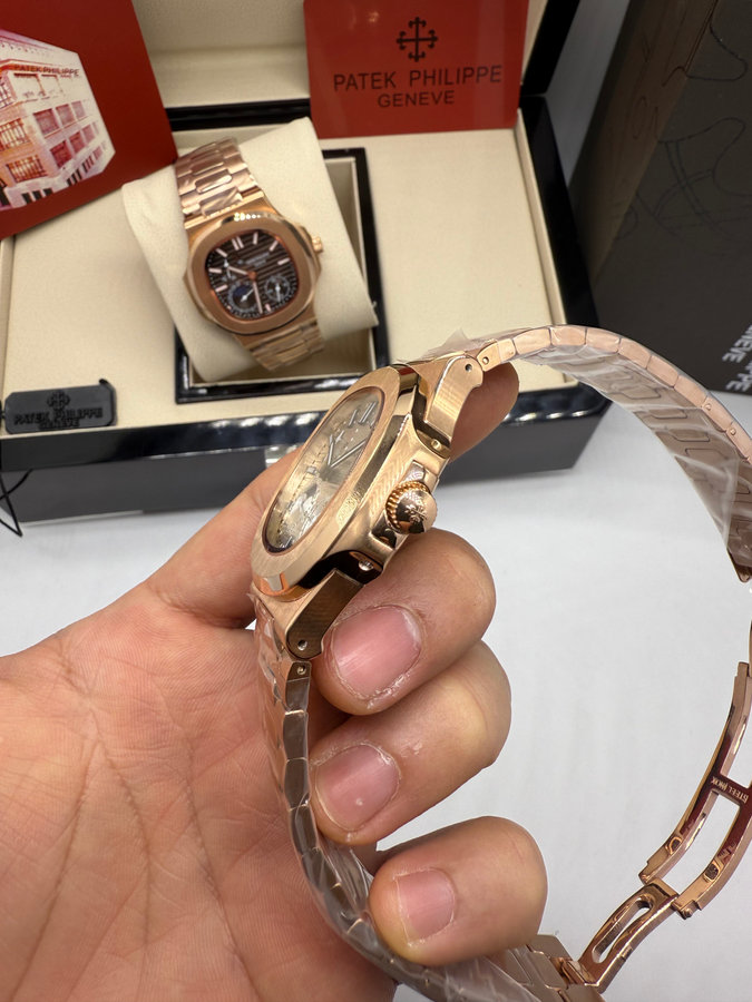 Patek Philippe Nautilus Fases da Lua — vista 2