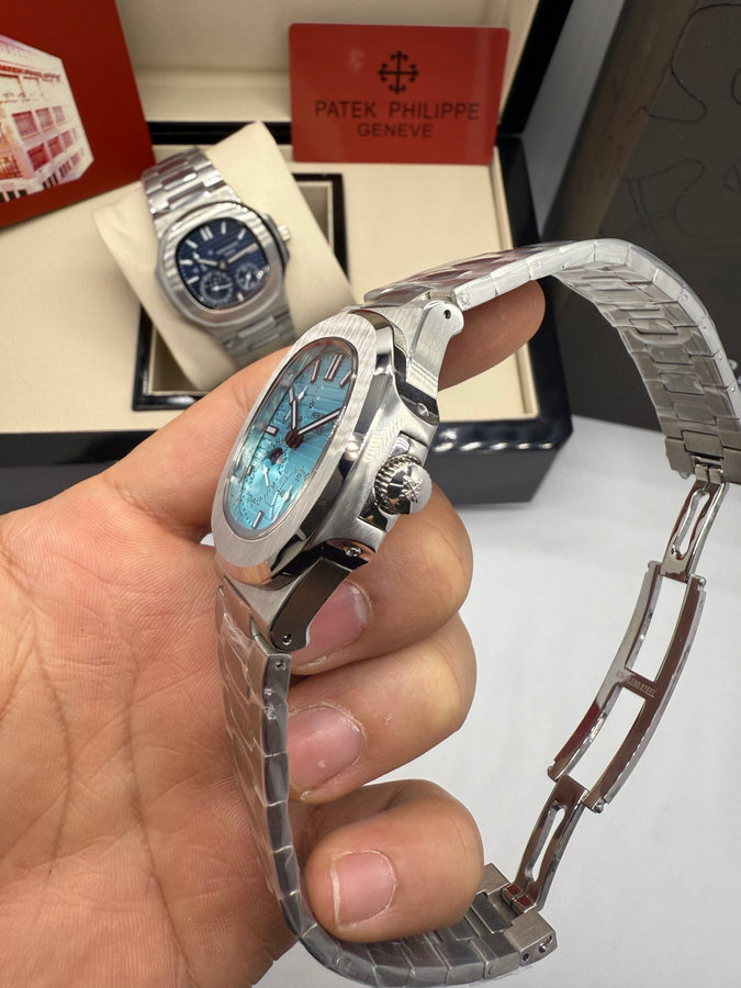 Patek Philippe Nautilus Fases da Lua — vista 2