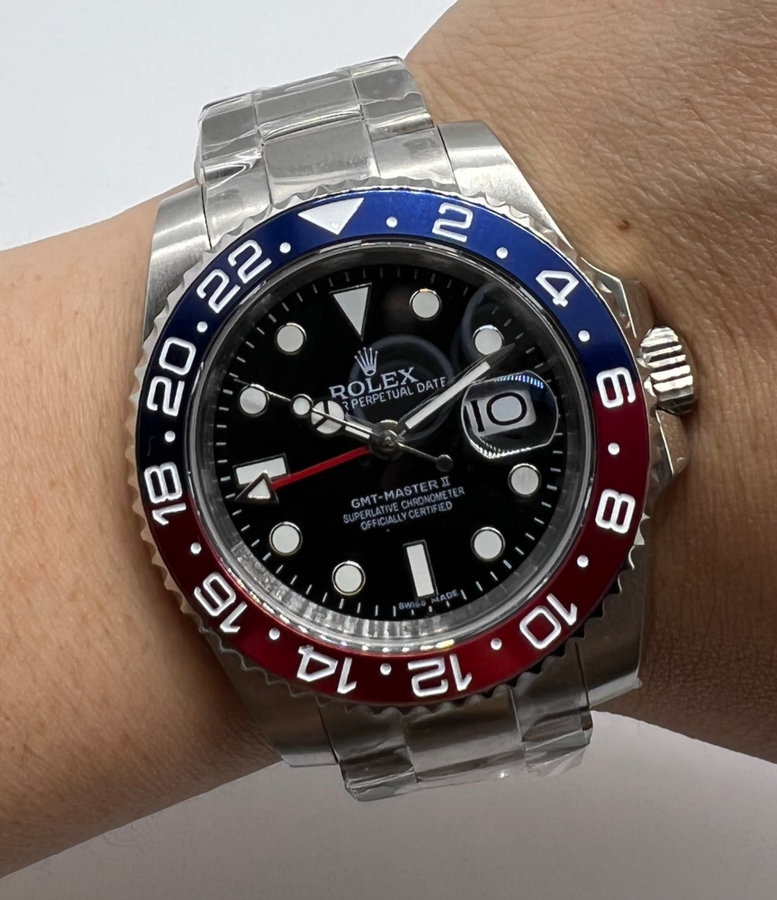 Rolex GMT Master II PEPSI — vista 2