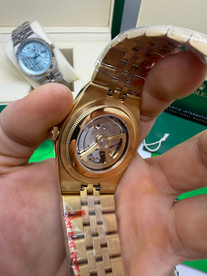 Rolex Oyster Perpetual Land‑Dweller — vista 4