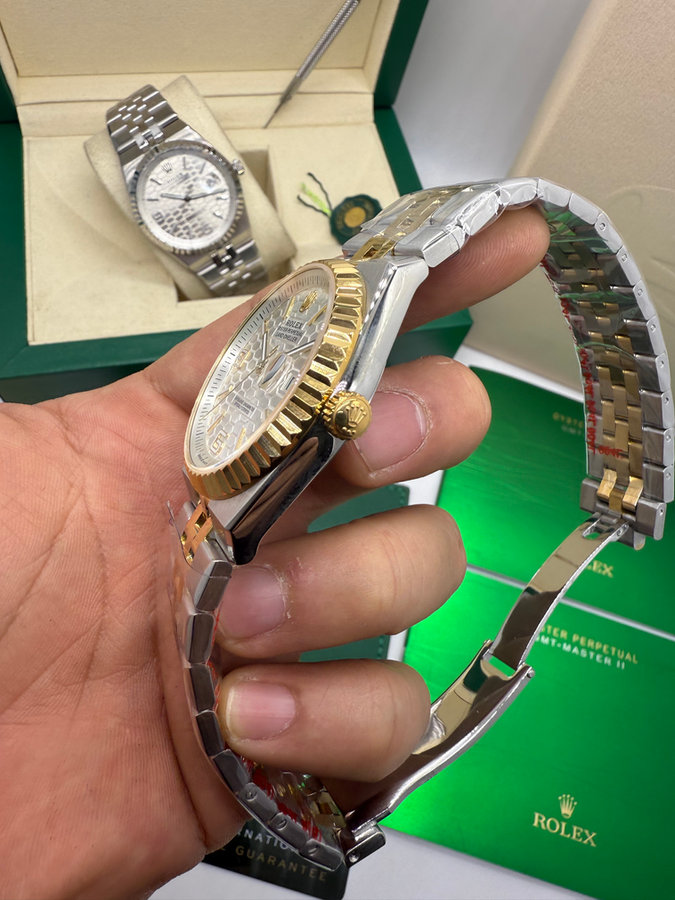 Rolex Oyster Perpetual Land‑Dweller — vista 2