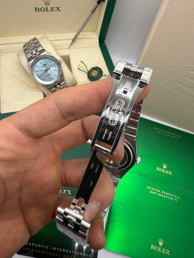Rolex Oyster Perpetual Land‑Dweller — vista 3