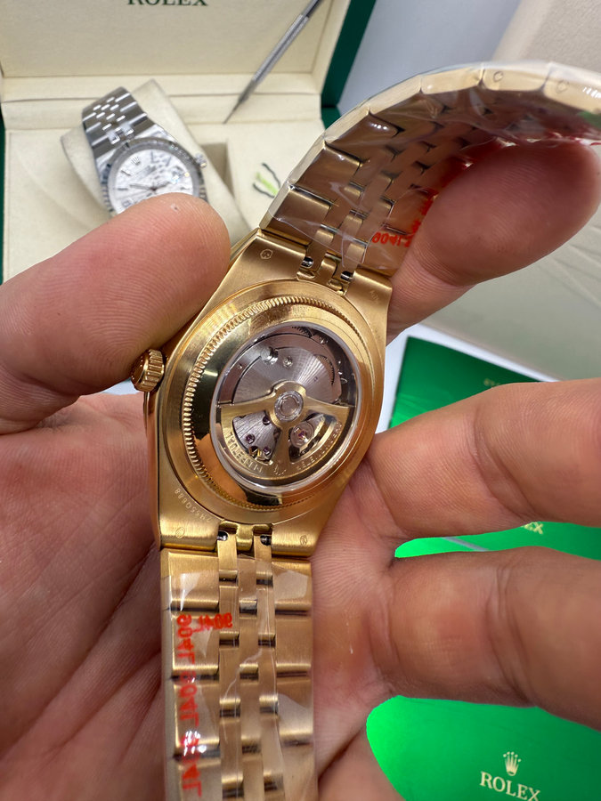 Rolex Oyster Perpetual Land‑Dweller — vista 4