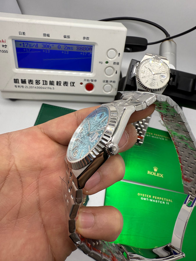 Rolex Oyster Perpetual Land‑Dweller — vista 2