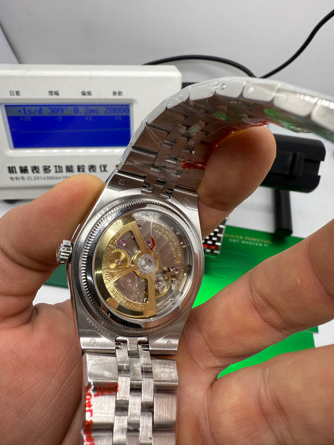 Rolex Oyster Perpetual Land‑Dweller — vista 4