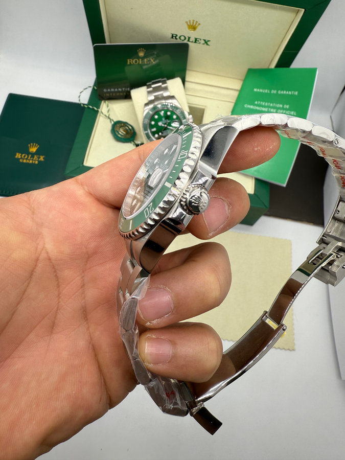 Rolex Submariner Date HULK — vista 2