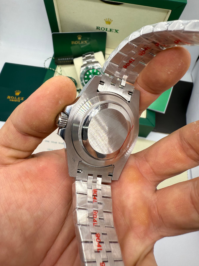 Rolex Submariner Date Hulk — vista 4