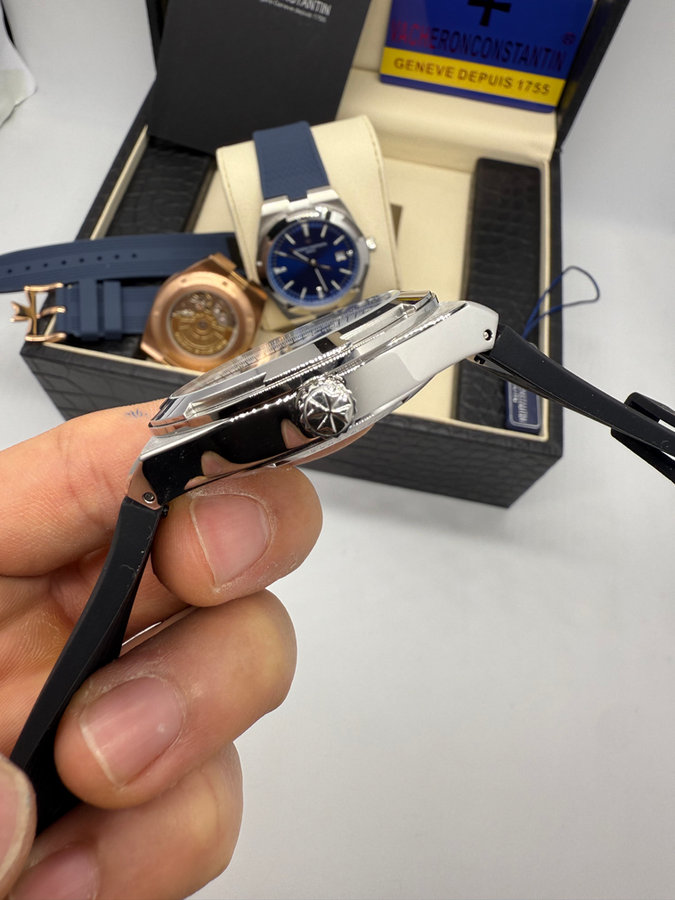 Vacheron Constantin Overseas Aço — vista 2