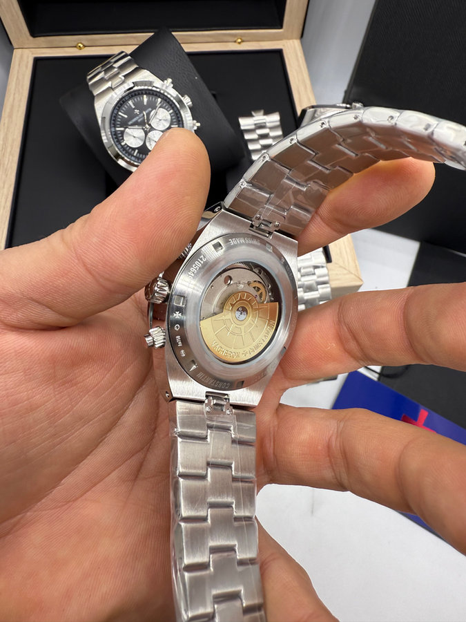 Vacheron Constantin Overseas Crono Aço — vista 3